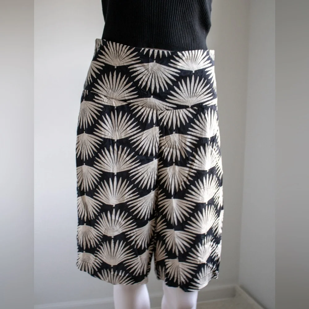 NWT! Masai Pinja Black & White Agave Print Women’s Trouser Shorts Size Large
